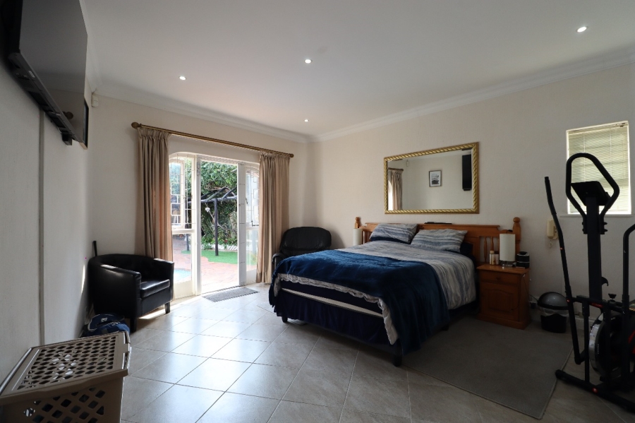 4 Bedroom Property for Sale in Summerstrand Eastern Cape